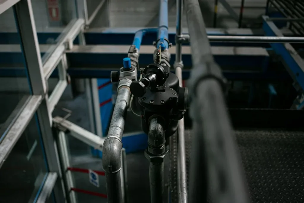 Tuyauteries et vannes d’une installation industrielle