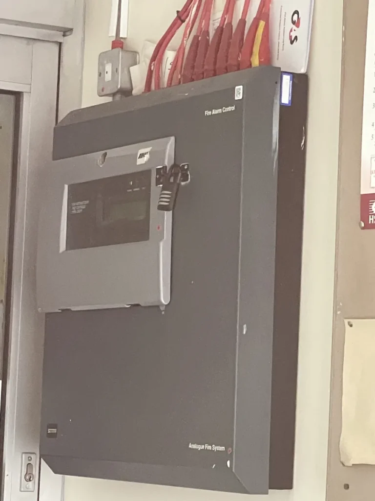 Panneau de commande d’un système de sécurité incendie