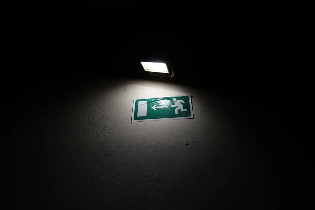 Bloc lumineux de signalisation d’évacuation