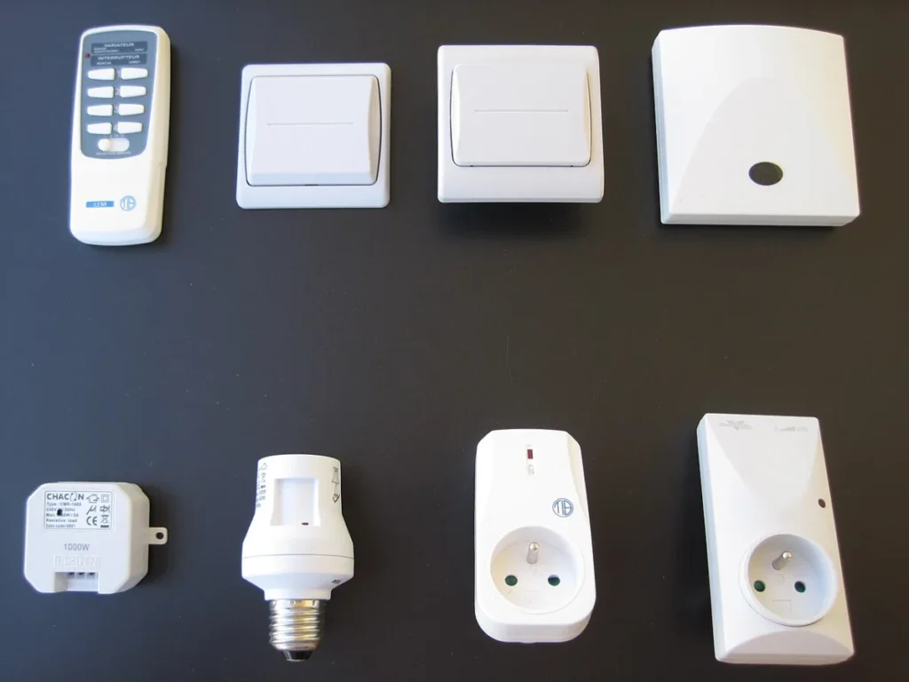Commandes et équipements de domotique
