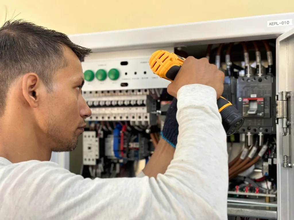 Réglage et vérification d’un coffret électrique