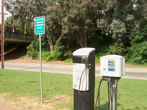 Point de recharge électrique et ses raccordements