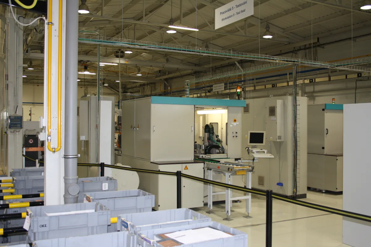 Chemins de câbles et réseaux techniques en site industriel